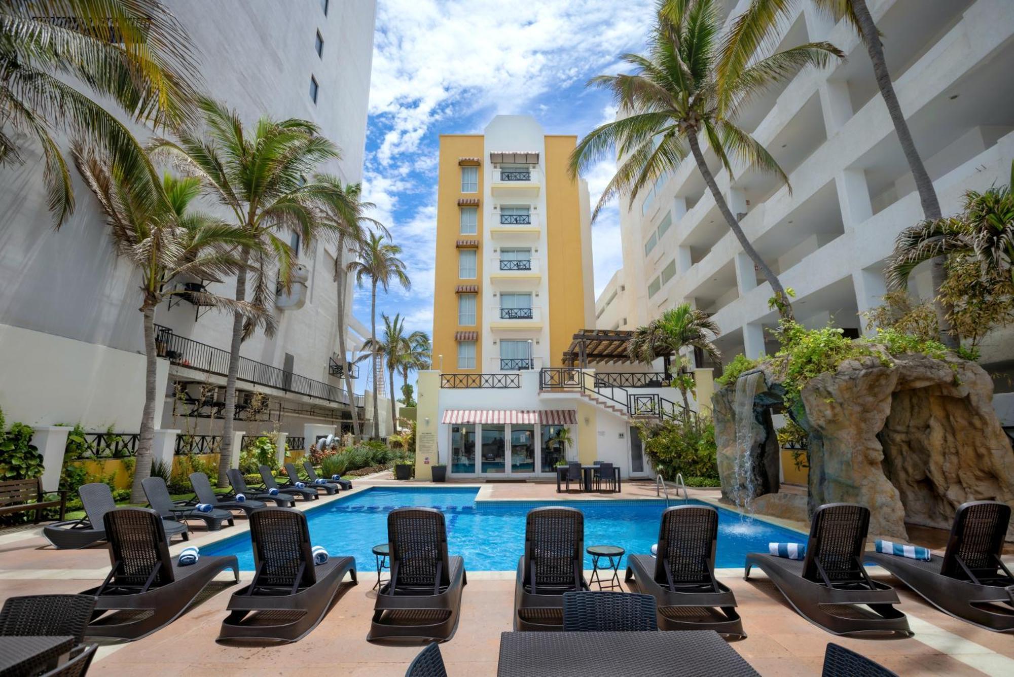 Best Western Hotel Posada Freeman Zona Dorada Мазатлан Екстер'єр фото